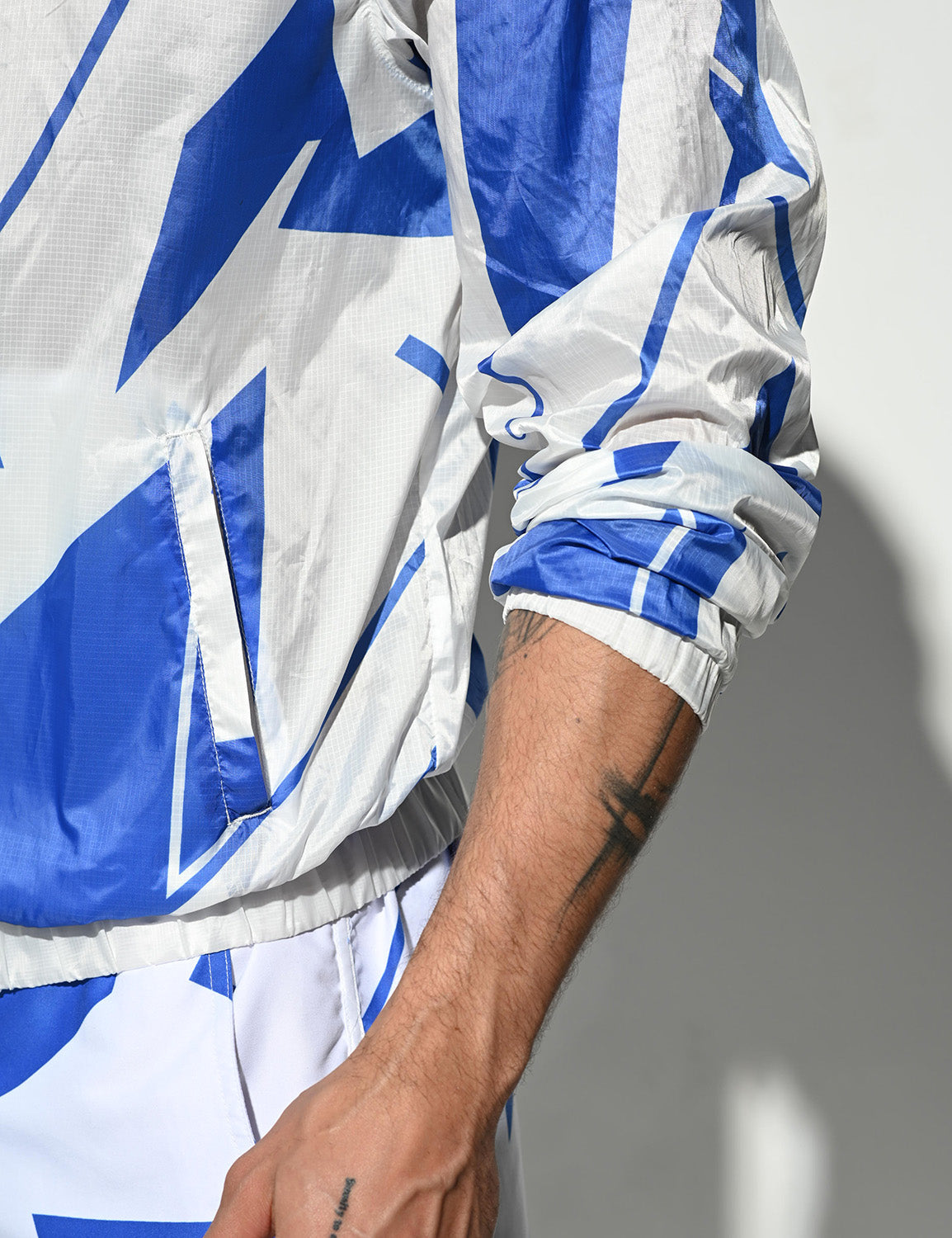 Color Block Long Sleeve Zip Tops B7125 | dmunderwear detail image 9