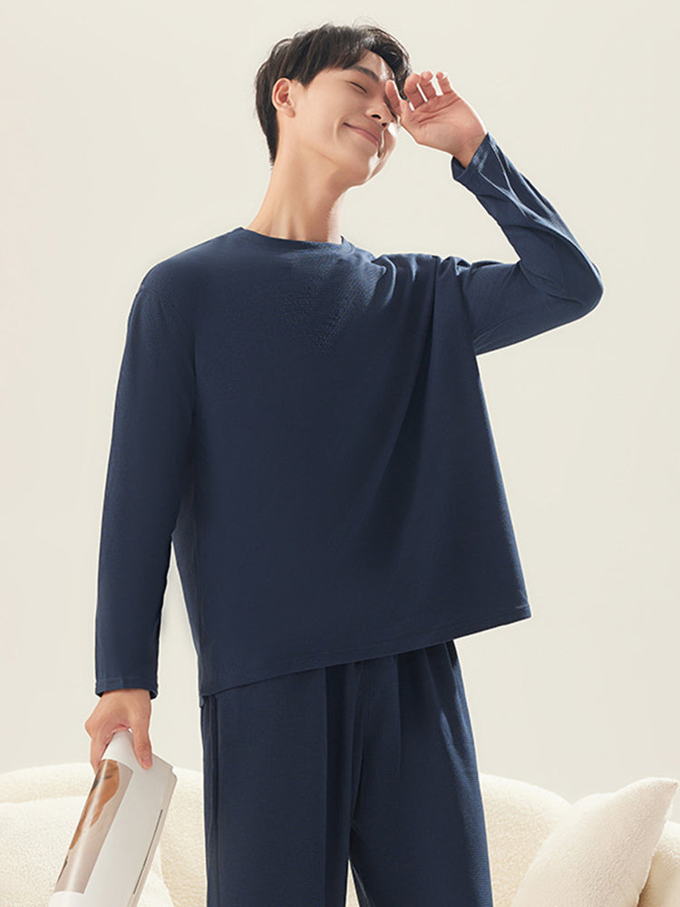 Men's Seamless Comfort Snug-Fit Second-Skin Solid Color Lounge & Sleepwear | dmunderwear detail image 4