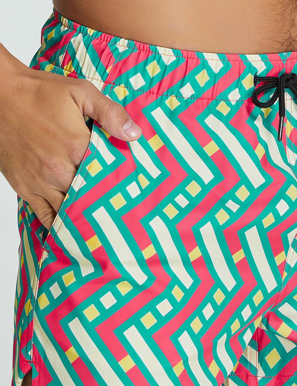 Training Sport Shorts 11301 with Quick-Dry in Mixed Green & Red | dmunderwear detail image 3