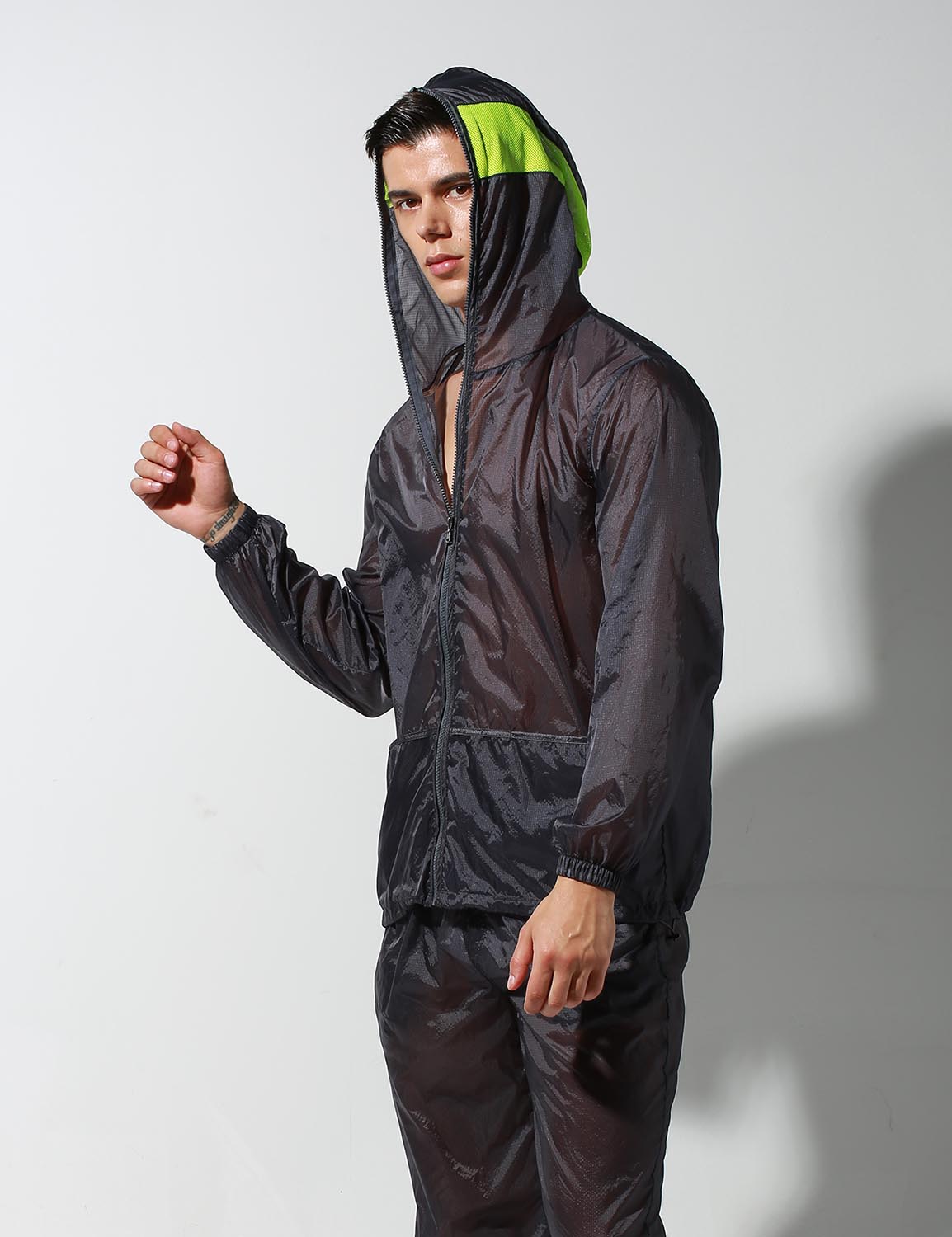 Translucent Quick-Dry Sport Long Sleeve Hooded Jacket S2902 | dmunderwear detail image 4