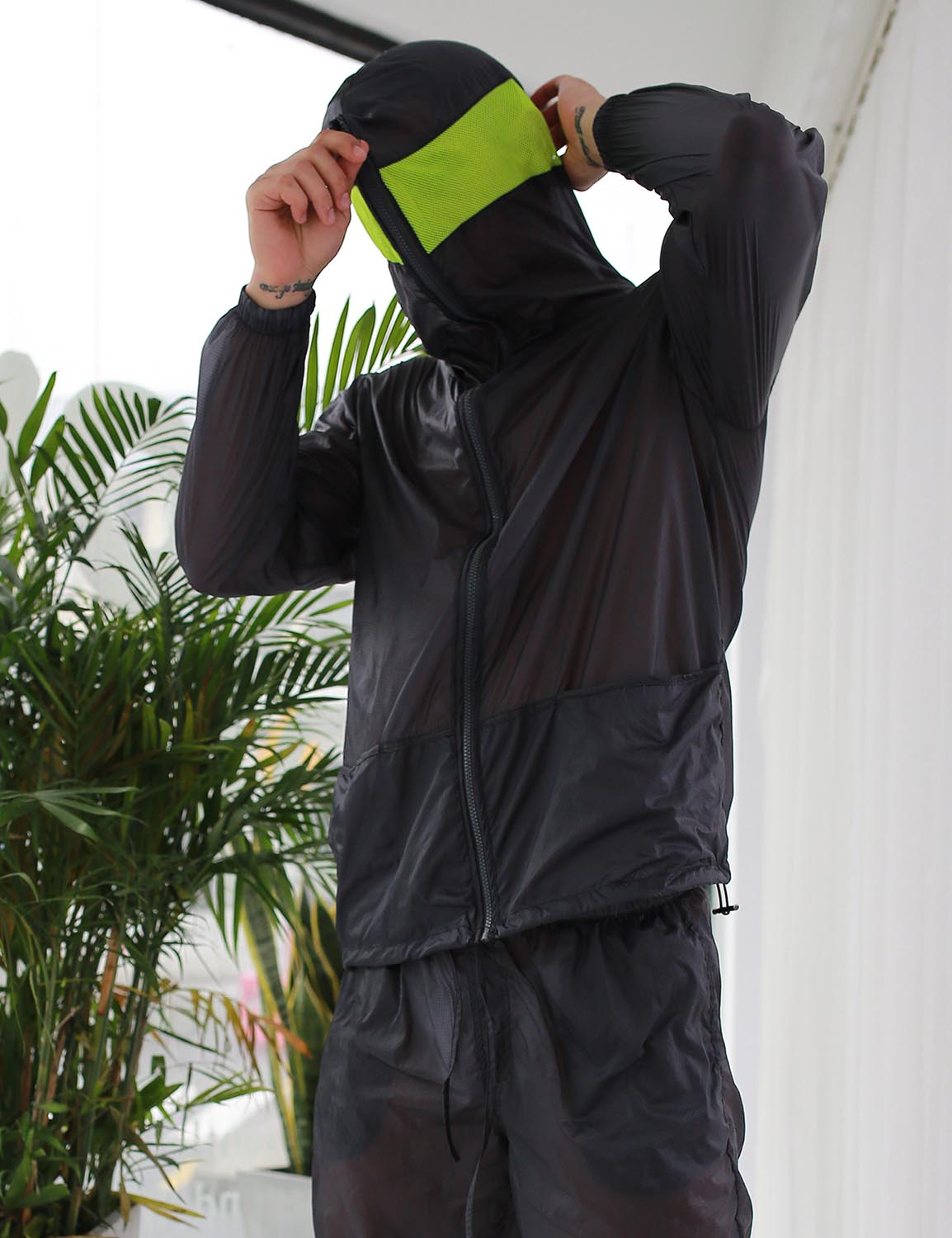 Translucent Quick-Dry Sport Long Sleeve Hooded Jacket S2902 | dmunderwear detail image 5